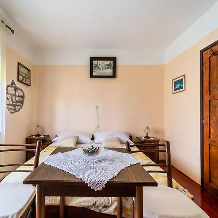 Apartment Lucija *