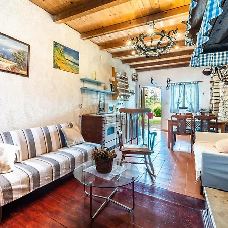 Lucija Apartment *