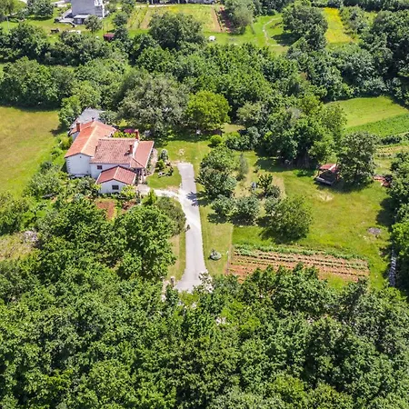 Lucija Apartman *