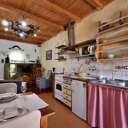 Lucija Apartment *