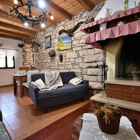 Apartment Lucija Zminj